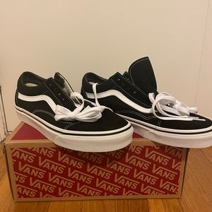New Vans old skool black/white sneakers